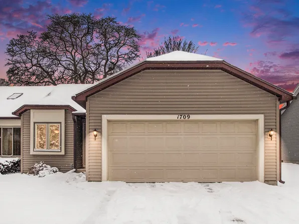 1709 Lowell Wood E, Mishawaka, IN 46545