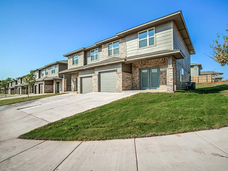 13517 Vinita Dr — Photo 1