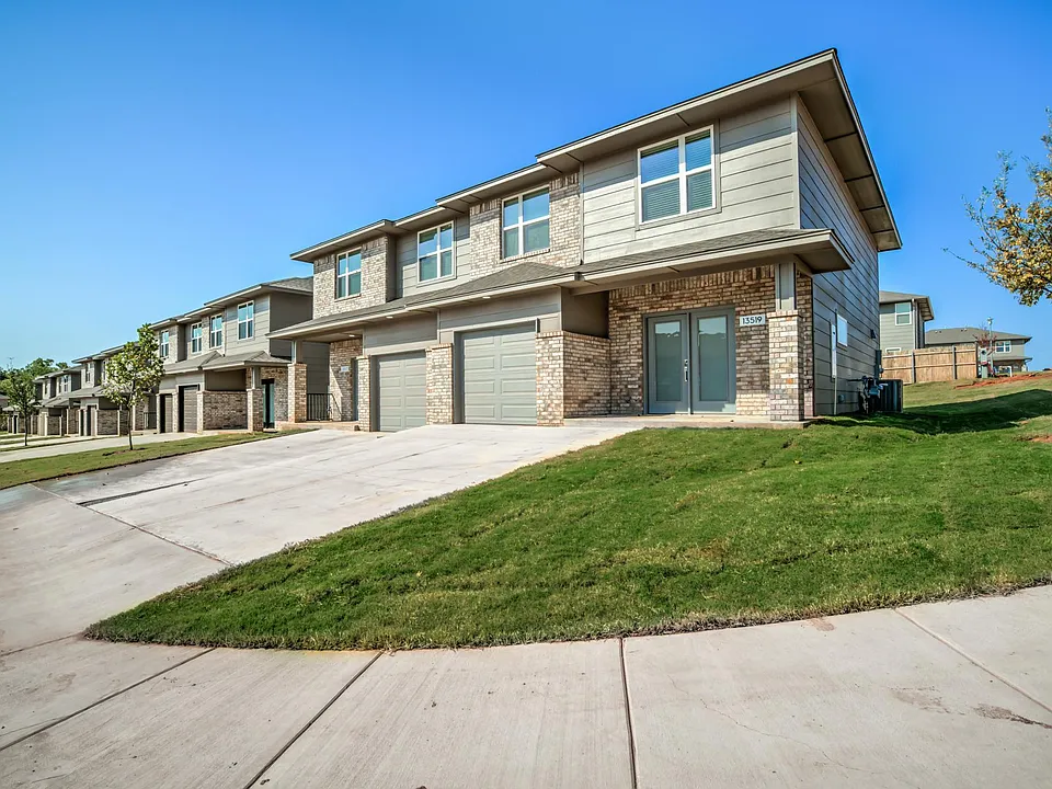 13517 Vinita Dr