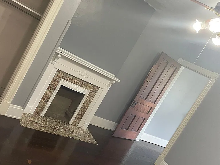 2369 W Clifton Ave — Photo 4