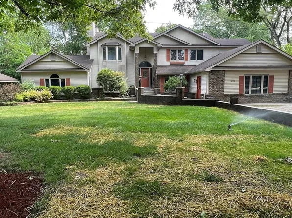 10750 Culver Rd, Brighton, MI 48114