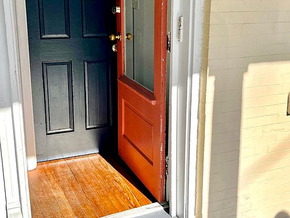 2nd image of 2918 Ellwood Ave APT A