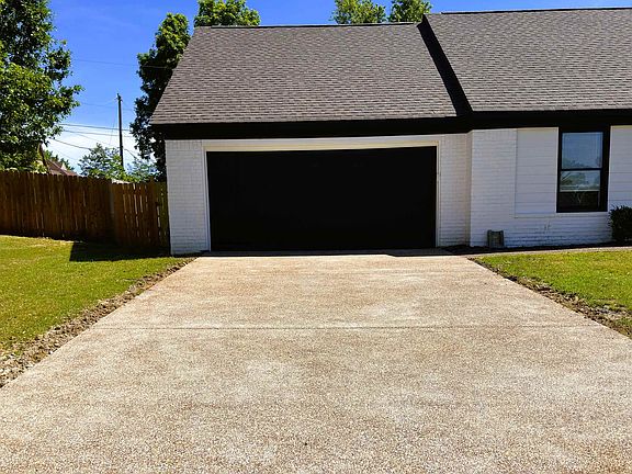 3rd image of 7421 Richmond Rd