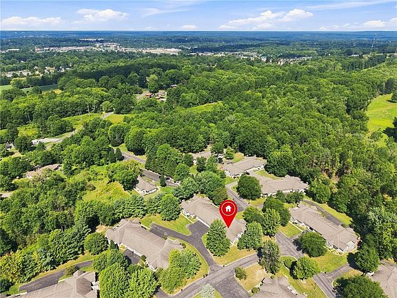 3rd image of 85 Stone Ridge Blvd