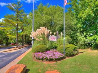 827 Red Bird Ln APT B, Norman, OK 73072