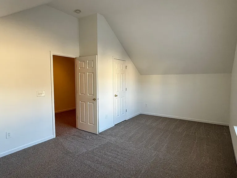 6319 Elliott Dr — Photo 15