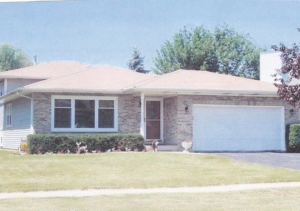 1st image of 155 N Canyon Dr