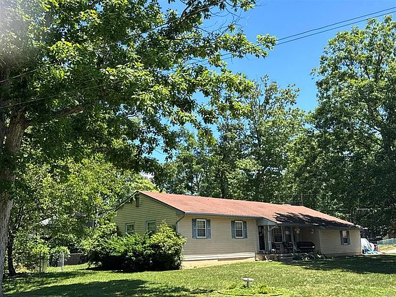 4th image of 2220 Mistletoe Ln