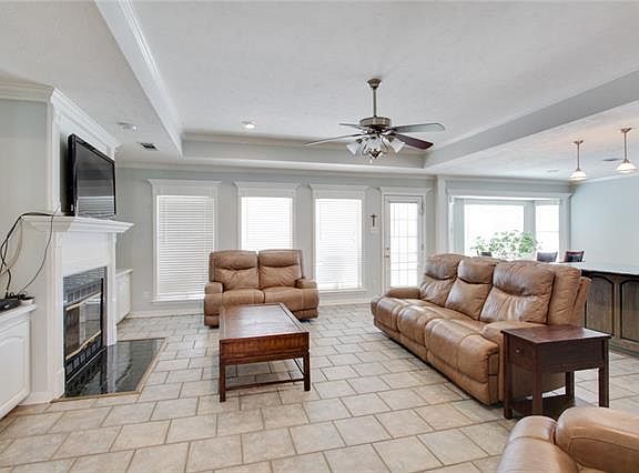 4th image of 3 Turnberry Dr