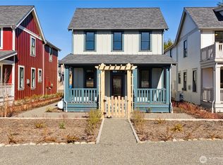 18 Spoke Ln, Pacific Beach, WA