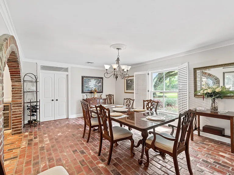 1026 S Morgan Ave — Photo 7