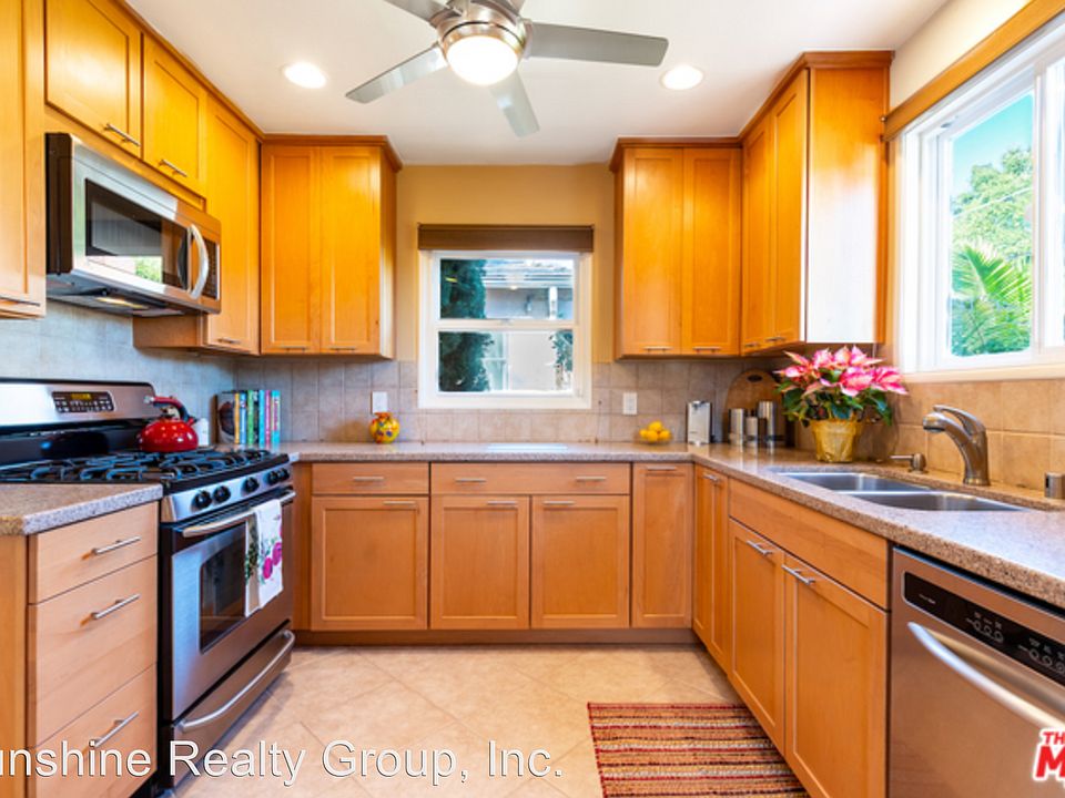 1st image of 2758 Coolidge Ave