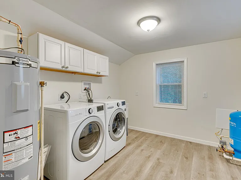 1558 Bay Head Rd — Photo 27