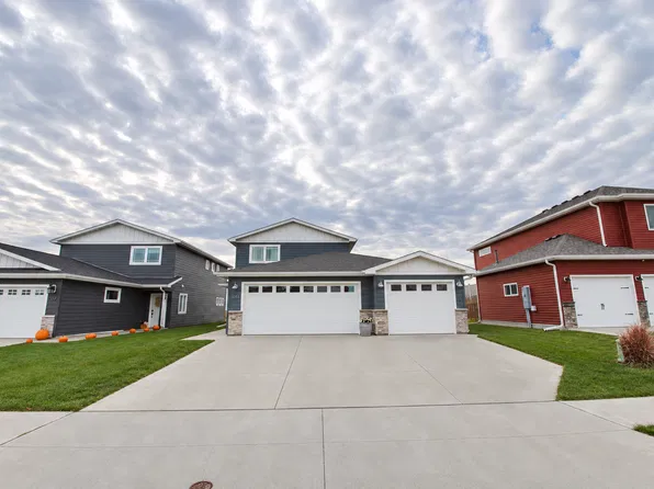 1051 46th Ave S, Moorhead, MN 56560