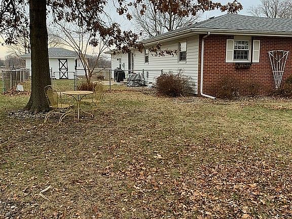 3rd image of 1601 Frostwood Ln