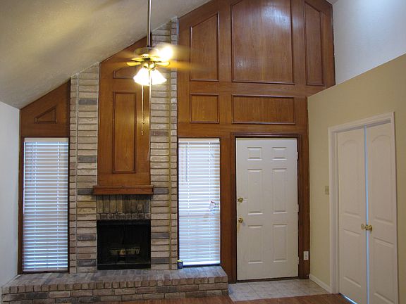 3rd image of 10134 Green Valley Ln