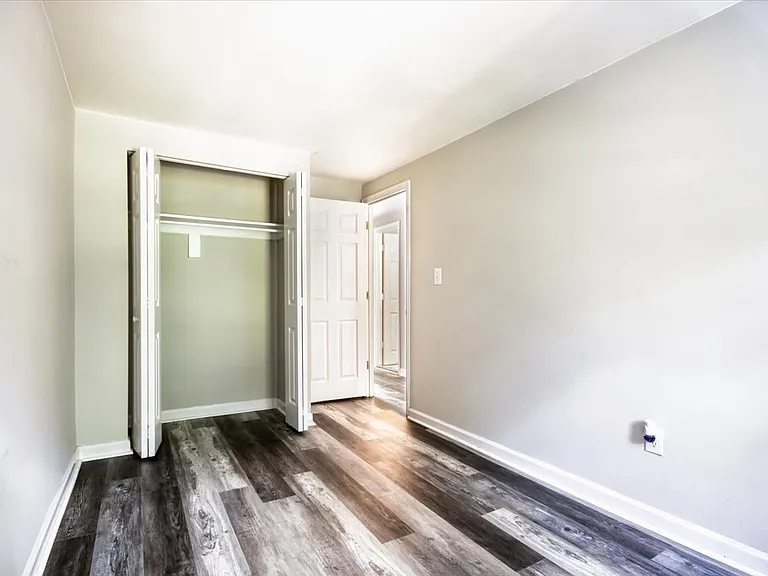 8523 Pioneer Dr — Photo 10