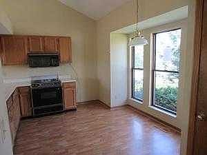 4th image of 3272 Oakland Hills Dr
