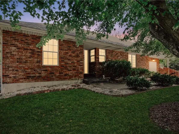 403 S Vassar Ave, Sugar Creek, MO 64054