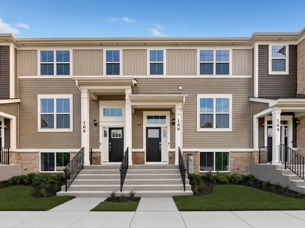 166 Berkshire Dr, Crystal Lake, IL 60014