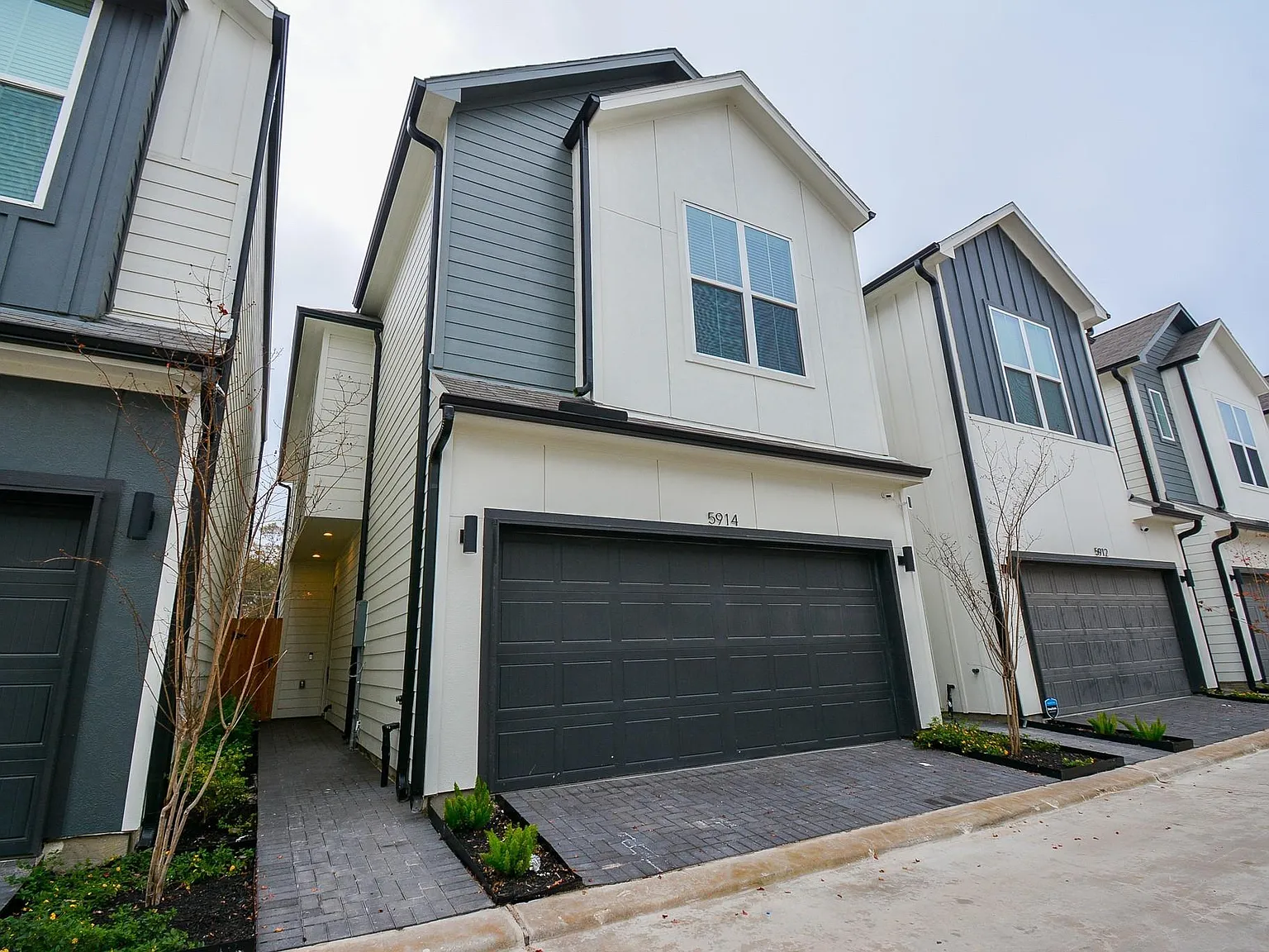 3 bed, 2.5 bath, 1640 sqft, $2,250 — Photo 2
