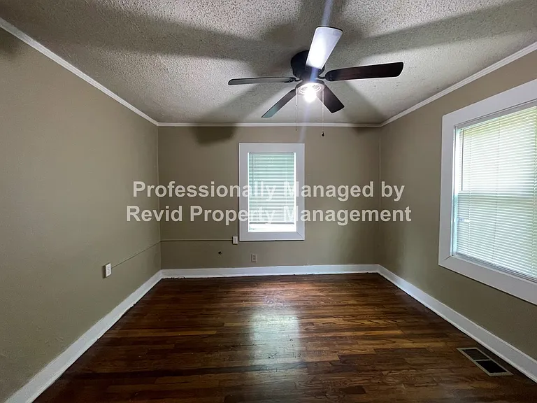 3560 Stuart Rd — Photo 13
