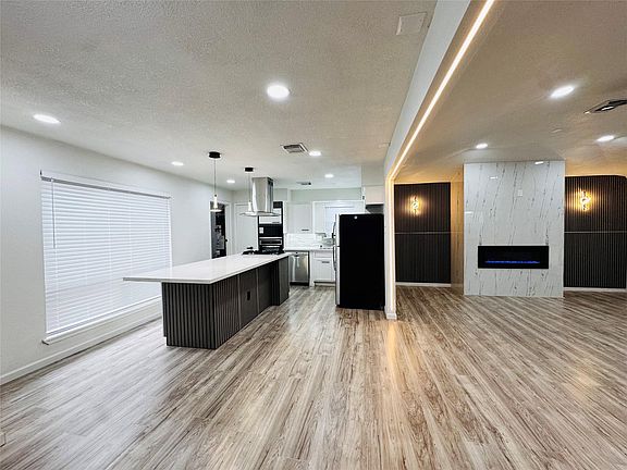 2nd image of 2326 Briarview Dr