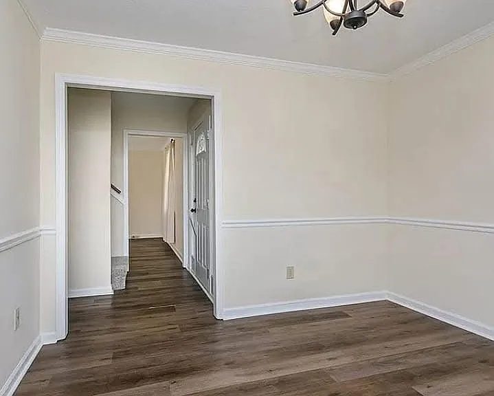 143 Caymen Ct — Photo 8