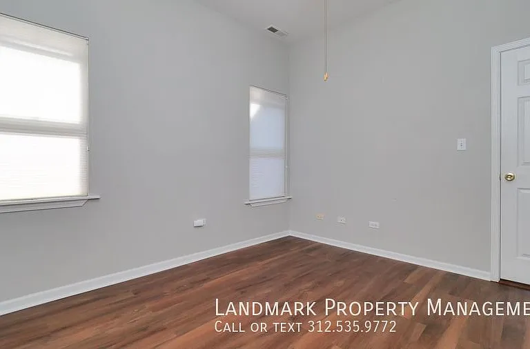 4537 S King Dr #3 — Photo 21