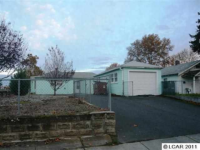 2nd image of 213 Sycamore St
