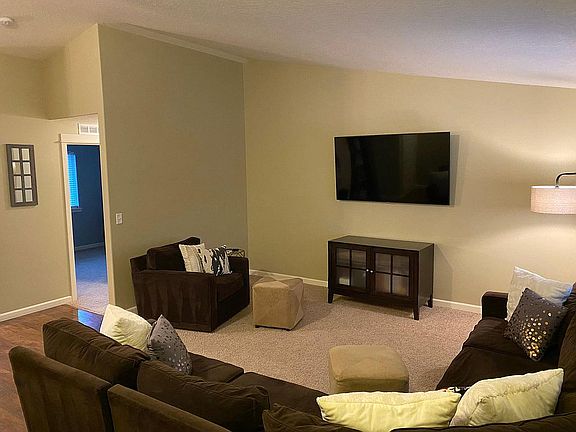 2nd image of 6111 Coventry Ln