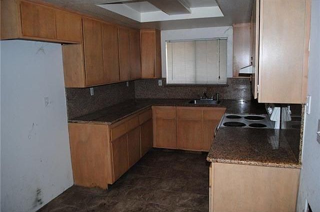 2nd image of 2727 E Tregallas Rd
