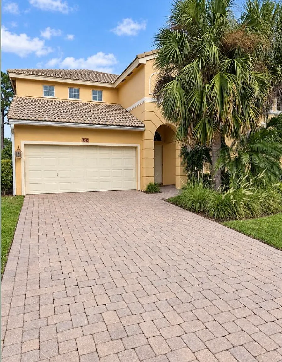 3 bed, 2.5 bath, 2536 sqft, $3,250 — Photo 1