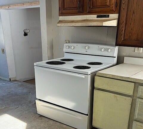 3rd image of 580 Saint George Road