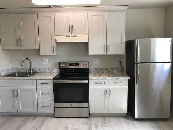 Studio, 350 sqft, $1,750 — Photo 2