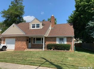 187 E 11th St #A, Huntington Station, NY 11746