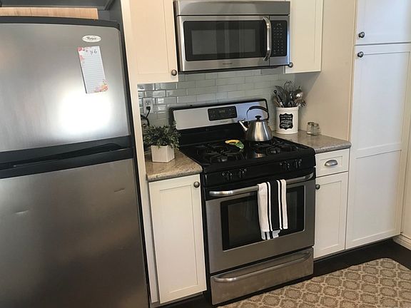 5th image of 9897 Pebble Brook Dr