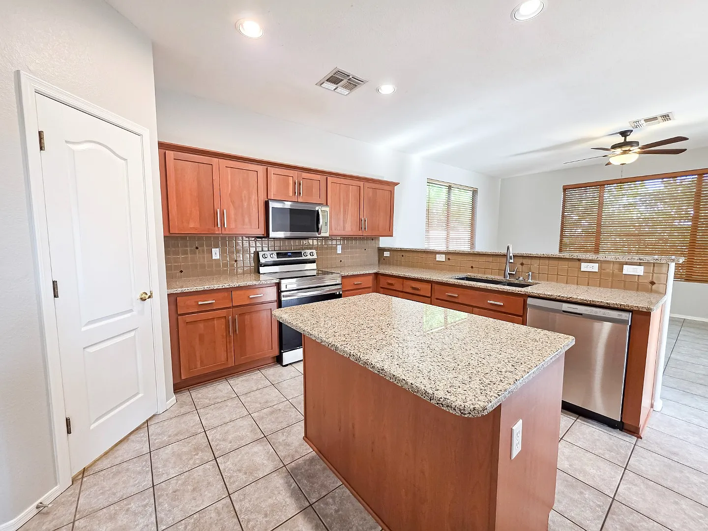 1462 W Roadrunner Dr — Photo 4