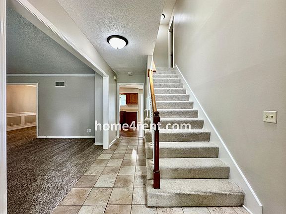 3rd image of 15741 Horton St