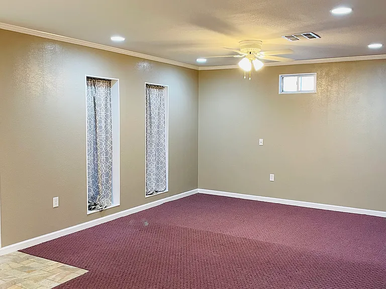 306 S Davis St — Photo 22
