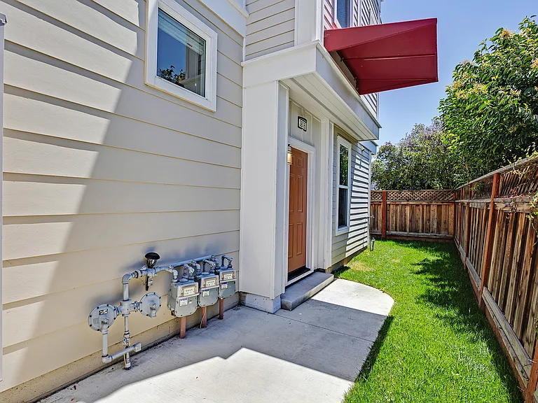 3816 Pioneer Ter — Photo 14