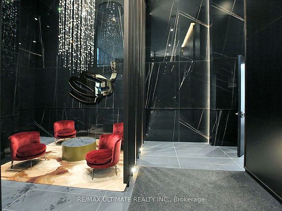 5th image of 11 Yorkville Ave #1713