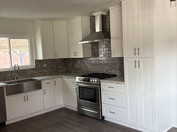 3rd image of 774 Rosewood Ave