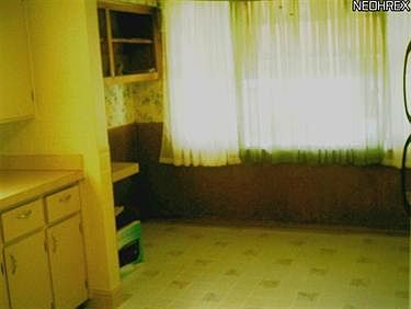 5th image of 270 Grace Ave