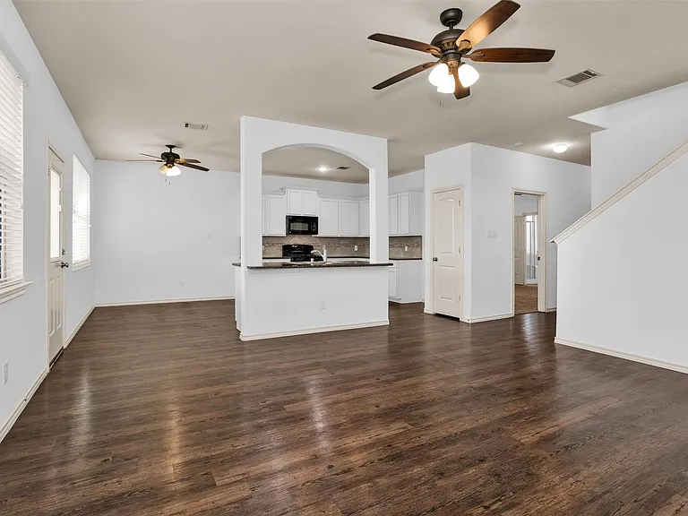 2730 Donellan Dr — Photo 8