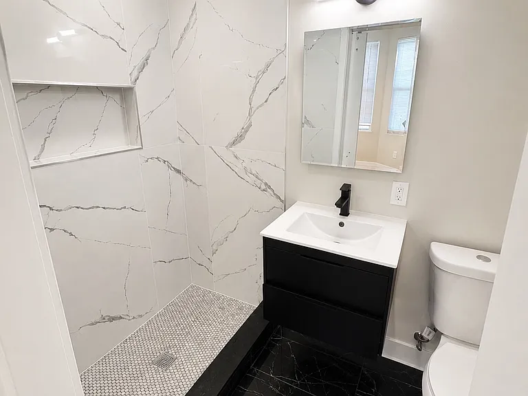1229 W Seltzer St #2 — Photo 9