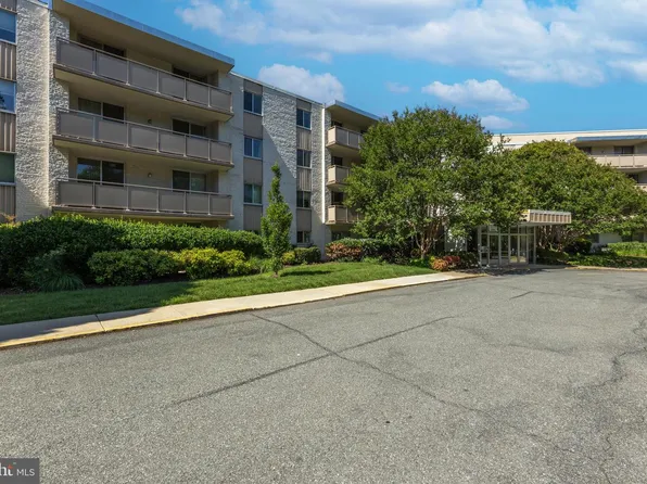 7501 Democracy Blvd APT B218, Bethesda, MD 20817