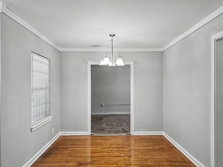 1223 Shawnee St — Photo 7