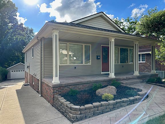 2nd image of 5990 Edgehill Dr