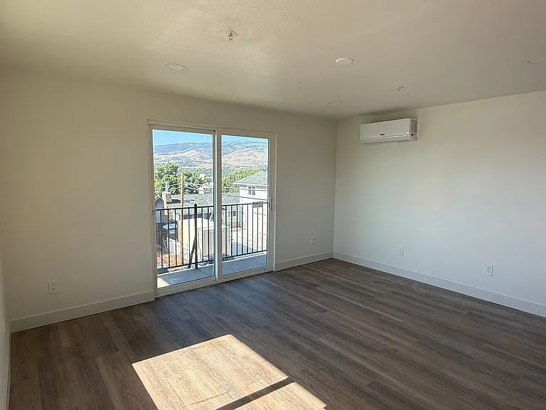 1565 Carlin St — Photo 5